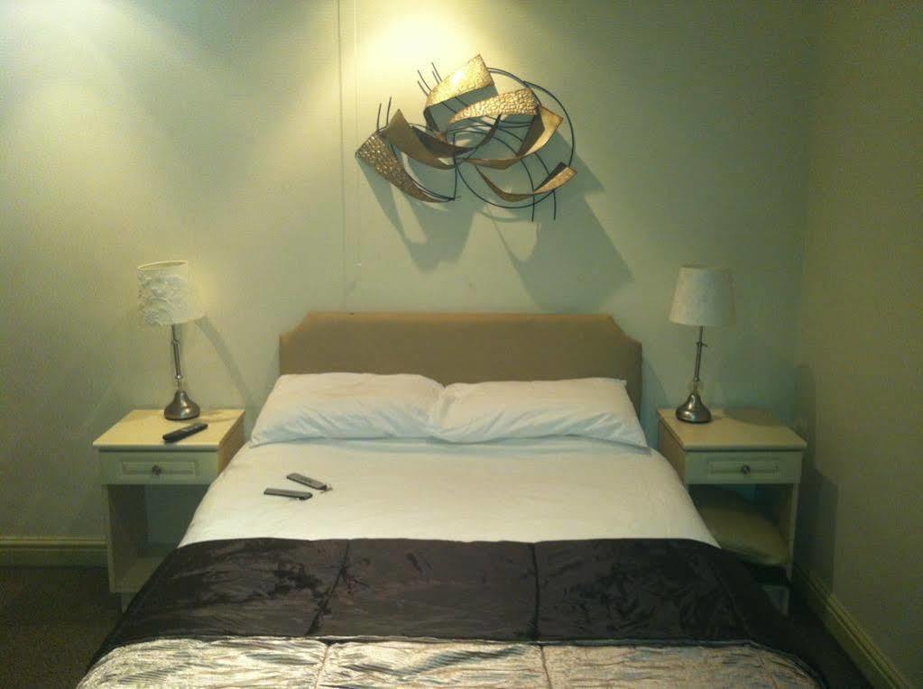 Dimple Well Lodge Hotel เวคฟิลด์ ภายนอก รูปภาพ